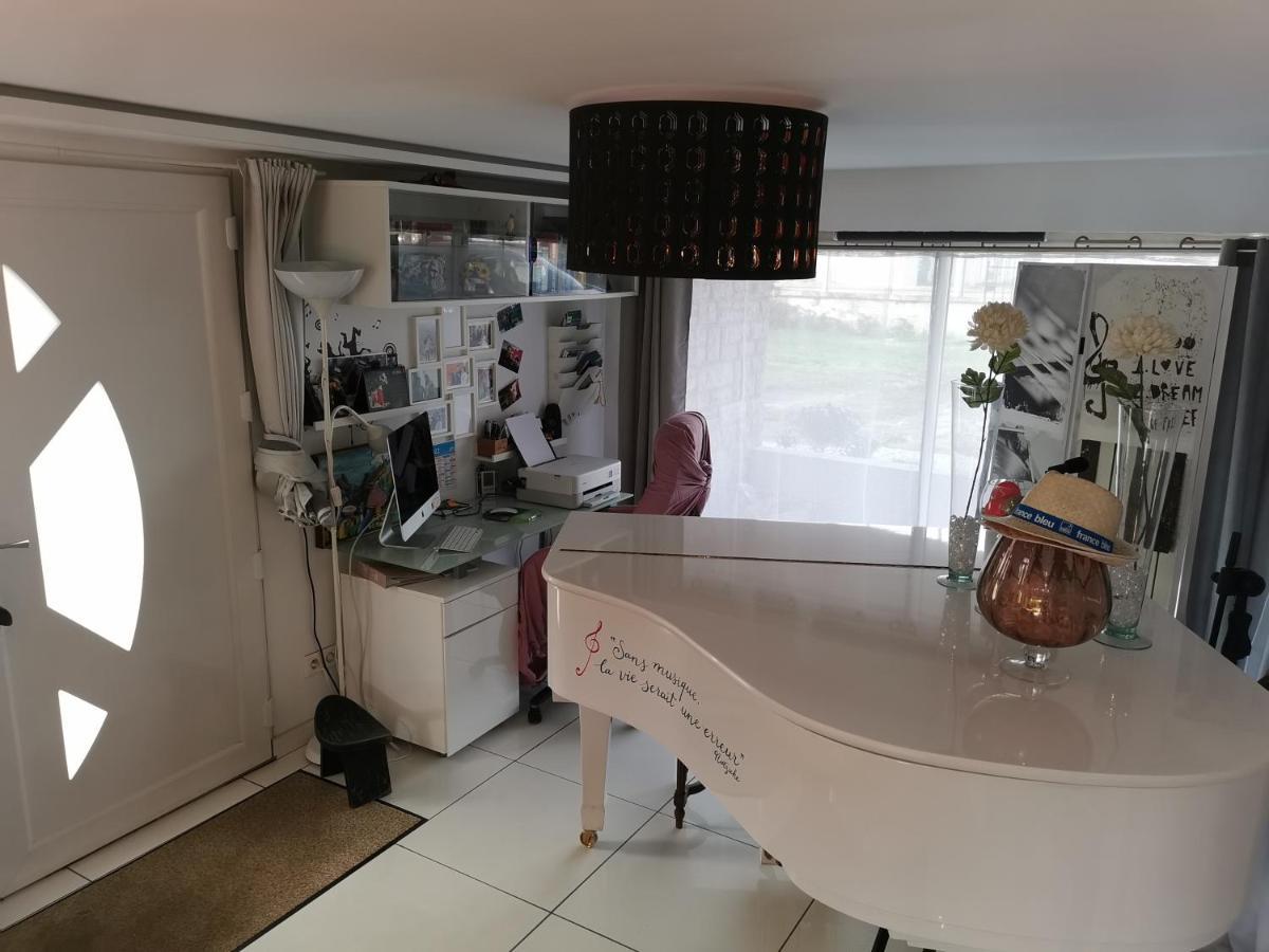 לבן Villa Do Mi Si La Do Re מראה חיצוני תמונה